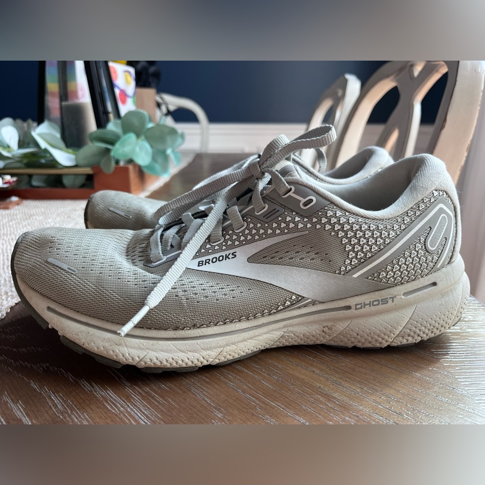 Women’s Brooks tennis shoes.  Ghost 14.  Size 10.5  Gray Silver